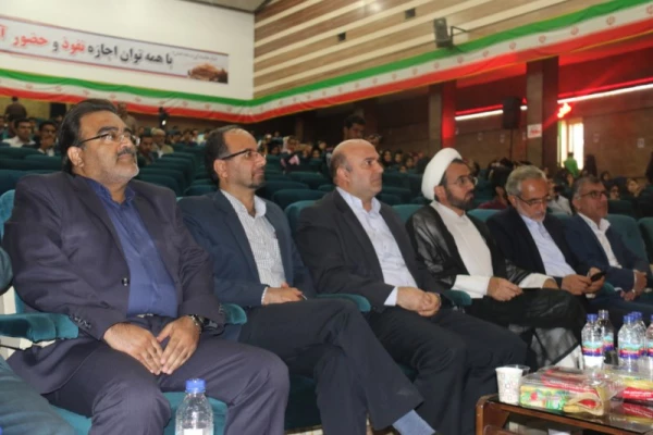 آیت الله ناصری در جشن دانش آموختگی دانشجومعلمان ورودی 92 پردیس های استانی یزد:

در حرفه معلمی احساس مسئولیت کنید چون پیش خدا پاسخگو خواهید بود 12