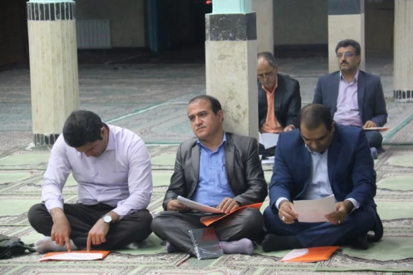 در راستای هماهنگی بین اساتید دانشگاه فرهنگیان یزد در نیمسال اول سال تحصیلی 97-96:

برگزاری نشست گروه های آموزشی 4