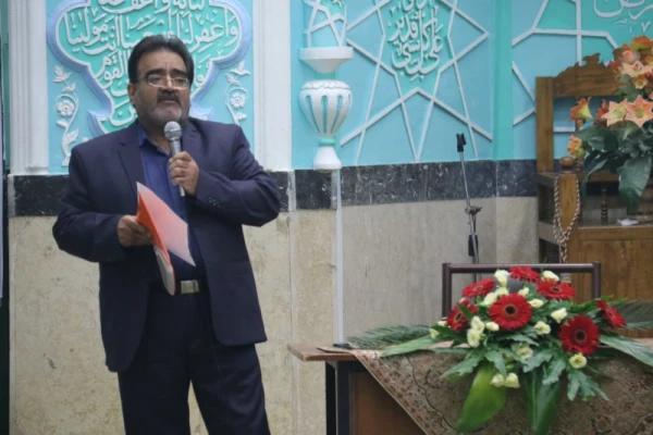 در راستای هماهنگی بین اساتید دانشگاه فرهنگیان یزد در نیمسال اول سال تحصیلی 97-96:

برگزاری نشست گروه های آموزشی 9