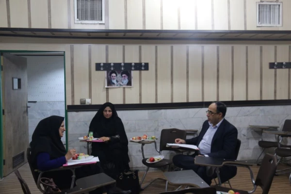 در راستای هماهنگی بین اساتید دانشگاه فرهنگیان یزد در نیمسال اول سال تحصیلی 97-96:

برگزاری نشست گروه های آموزشی 13