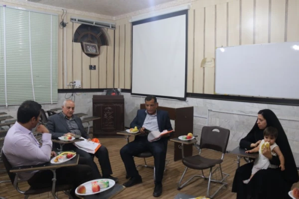 در راستای هماهنگی بین اساتید دانشگاه فرهنگیان یزد در نیمسال اول سال تحصیلی 97-96:

برگزاری نشست گروه های آموزشی 14