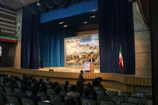 با همکاری آموزش و پرورش استان با دانشگاه فرهنگیان یزد برگزار شد:

همایش استانی مدیران مدارس ابتدایی استان یزد 7