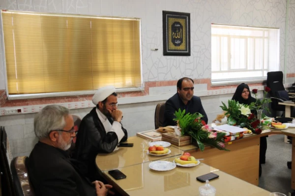 آیین تکریم و معارفه معاونان جدید و سابق پردیس فاطمه الزهرا(س) یزد 13