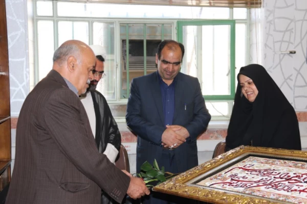 آیین تکریم و معارفه معاونان جدید و سابق پردیس فاطمه الزهرا(س) یزد 15