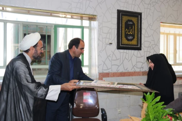 آیین تکریم و معارفه معاونان جدید و سابق پردیس فاطمه الزهرا(س) یزد 16