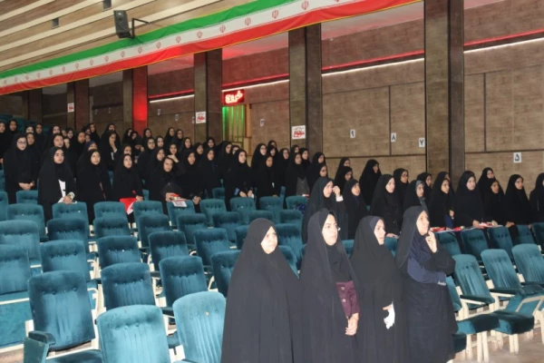 نشست توجیهی دانشجومعلمان ورودی 96 پردیس های استانی یزد 8