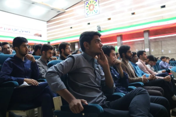 نشست توجیهی دانشجومعلمان ورودی 96 پردیس های استانی یزد 12