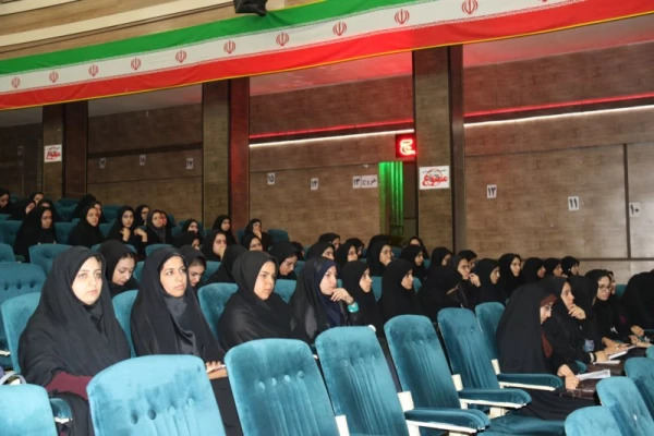 مدیریت امور پردیس های استانی یزد برگزار کرد: 

نشست علمی-تخصصی با عنوان « آموزش وپرورش، راهکارها و چالش ها » 2