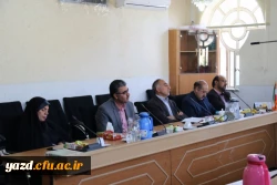 با حضور روسا و معاونین اداره کل و نواحی آموزش و پرورش یزد صورت پذیرفت:

نشست هماهنگی و سازماندهی  امر کارورزی دانشجومعلمان در مدارس یزد 3
