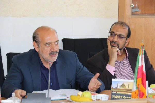 با حضور روسا و معاونین اداره کل و نواحی آموزش و پرورش یزد صورت پذیرفت:

نشست هماهنگی و سازماندهی  امر کارورزی دانشجومعلمان در مدارس یزد 11