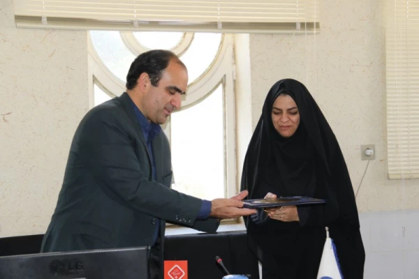 با حضور روسا و معاونین اداره کل و نواحی آموزش و پرورش یزد صورت پذیرفت:

نشست هماهنگی و سازماندهی  امر کارورزی دانشجومعلمان در مدارس یزد 13