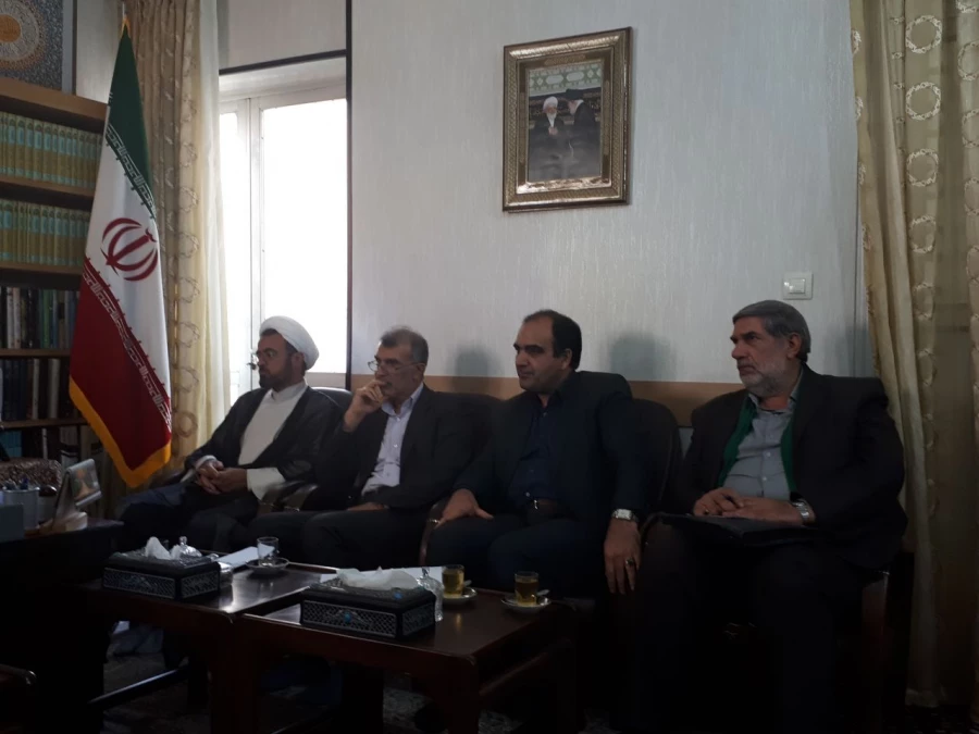 آیت الله ناصری، در دیدار مسئولان دانشگاه فرهنگیان و آموزش و پرورش یزد:

یکی از راهکارهای تحول در آموزش و پرورش، آموزش معلمانی است که دغدغه تربیت اسلامی داشته باشند. 4