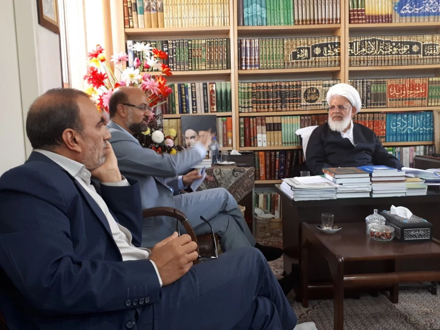 آیت الله ناصری، در دیدار مسئولان دانشگاه فرهنگیان و آموزش و پرورش یزد:

یکی از راهکارهای تحول در آموزش و پرورش، آموزش معلمانی است که دغدغه تربیت اسلامی داشته باشند. 5