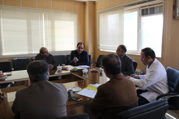 مدیر استانی دانشگاه فرهنگیان یزد در دیدار با مدیر کل انتقال خون استان عنوان کرد:

فرهنگ اهدای خون باید به شکل مسئولانه، آگاهانه و داوطلبانه در بین جوانان توسعه یابد.
 4