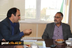 مدیر استانی دانشگاه فرهنگیان یزد در دیدار با مدیر کل انتقال خون استان عنوان کرد:

فرهنگ اهدای خون باید به شکل مسئولانه، آگاهانه و داوطلبانه در بین جوانان توسعه یابد.
 5