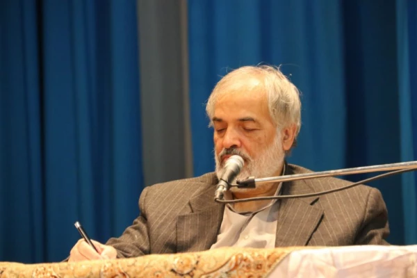 با حضور صادق زیبا کلام و قدیری ابیانه در پردیس شهیدان پاک نژاد یزد برگزار شد:

مناظره سیاسی با موضوع « آزادی و حقوق شهروندی، قانون اساسی و واقعیت های موجود »
 10