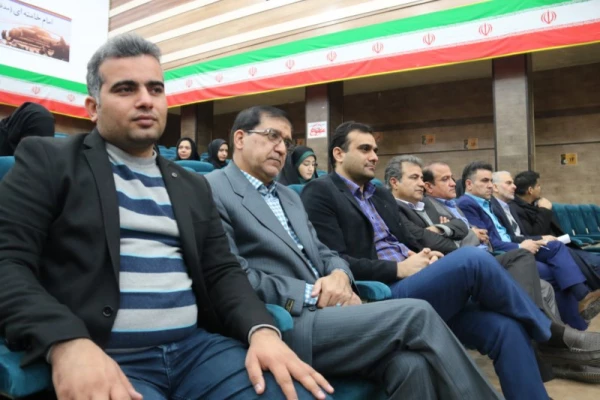 با حضور صادق زیبا کلام و قدیری ابیانه در پردیس شهیدان پاک نژاد یزد برگزار شد:

مناظره سیاسی با موضوع « آزادی و حقوق شهروندی، قانون اساسی و واقعیت های موجود »
 16