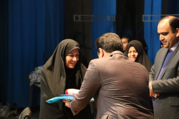 برگزاری مراسم هفته پژوهش و فناوری در دانشگاه فرهنگیان یزد 21