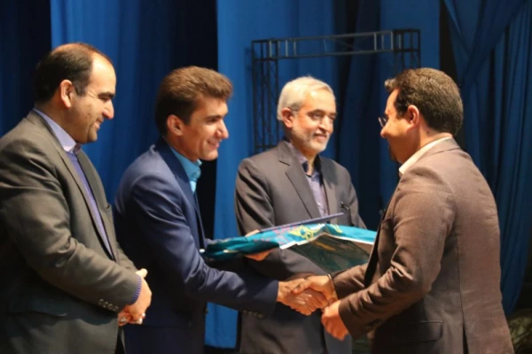 برگزاری مراسم هفته پژوهش و فناوری در دانشگاه فرهنگیان یزد 20