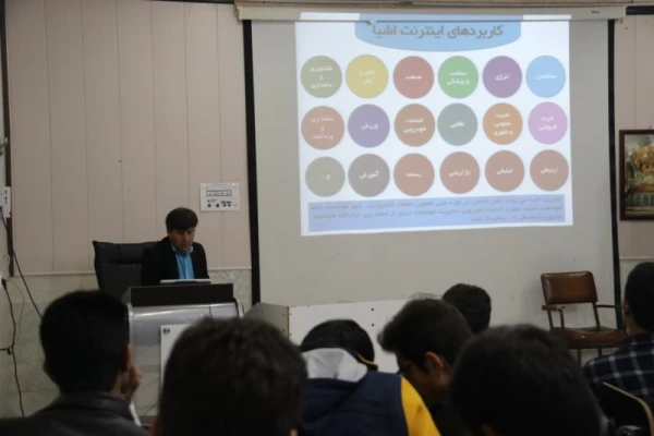 به مناسبت هفته پژوهش و فناوری، در دانشگاه فرهنگیان یزد برگزار شد:

کارگاه آموزشی « فناوری اینترنت اشیاء، چالش ها و فرصت ها»
 4