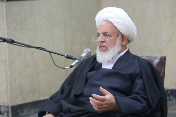 آیت الله ناصری، امام جمعه یزد، در جمع دانشجومعلمان پردیس شهیدان پاک نژاد:

حرفه معلمی ساختار انسانیت را معنا می بخشد 5