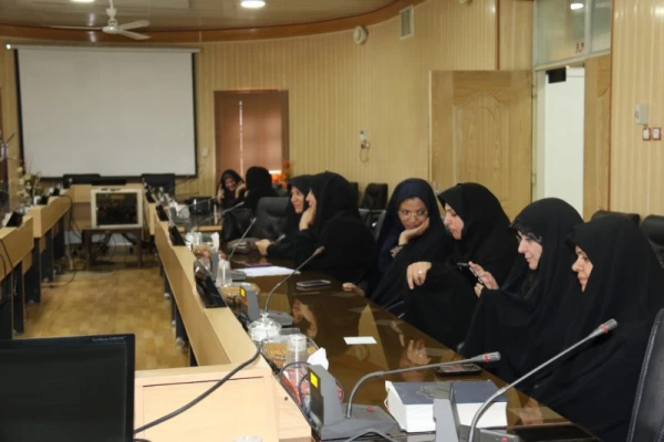 دیدار مسئولین دانشگاه فرهنگیان یزد با مدیرکل آموزش و پرورش استان 
 2