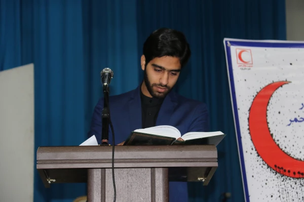 همایش «آشنایی با انجمن معتادان گمنام  و فعالیت های آنان» در سالن آمفی تئاتر پردیس شهیدان پاک نژاد یزدبرگزار شد. 
 3