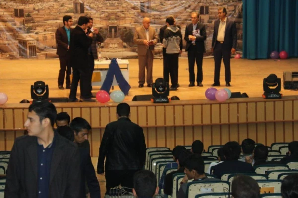 همایش فرهنگی«فنون معلمی»
با همکاری انجمن دانشجویی ریاضیات پردیس شهیدان پاک نژاد یزد 2