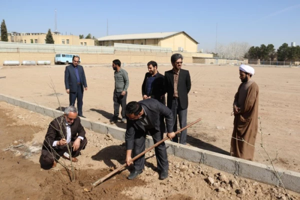 برگزاری مراسم به مناسبت ۱۵ اسفند روز درختکاری در دانشگاه فرهنگیان یزد 
 3