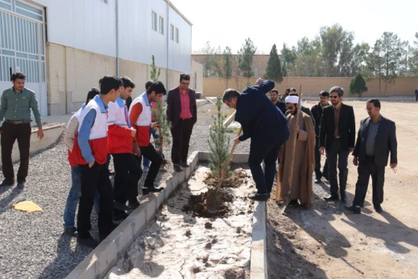 برگزاری مراسم به مناسبت ۱۵ اسفند روز درختکاری در دانشگاه فرهنگیان یزد 
 5