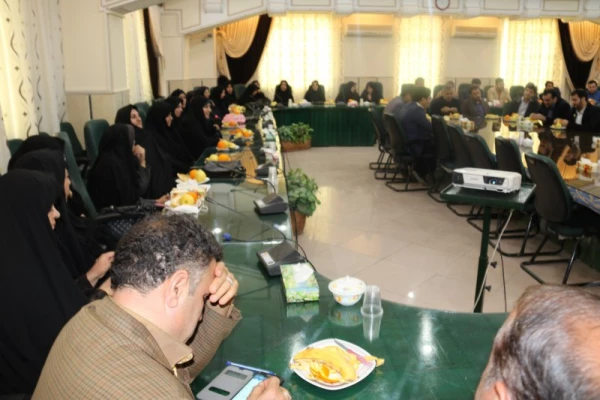 جلسه پایان سال تحصیلی همکاران دانشگاه فرهنگیان یزد
 8