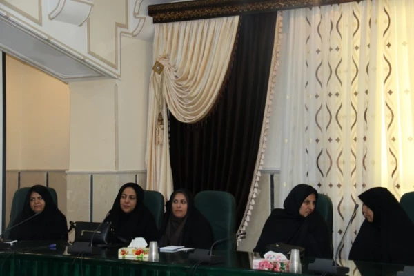 جلسه پایان سال تحصیلی همکاران دانشگاه فرهنگیان یزد
 12