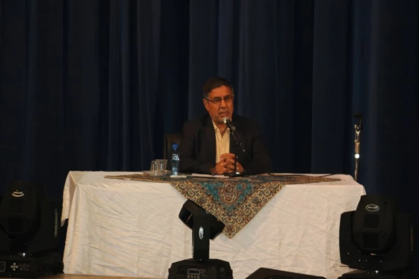 مناظره سیاسی با موضوع "واکاوی اعتراضات مردمی در دی ماه 96"
 6