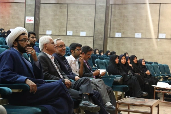 مناظره سیاسی با موضوع "واکاوی اعتراضات مردمی در دی ماه 96"
 9