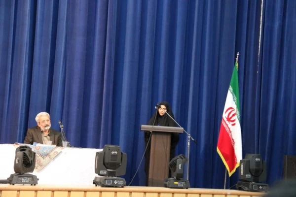 مناظره سیاسی با موضوع "واکاوی اعتراضات مردمی در دی ماه 96"
 10