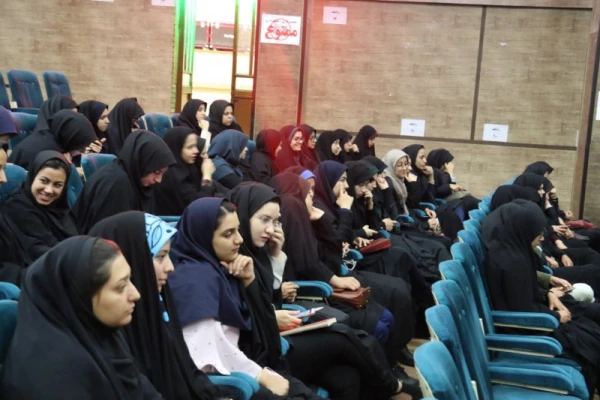 مناظره سیاسی با موضوع "واکاوی اعتراضات مردمی در دی ماه 96"
 11