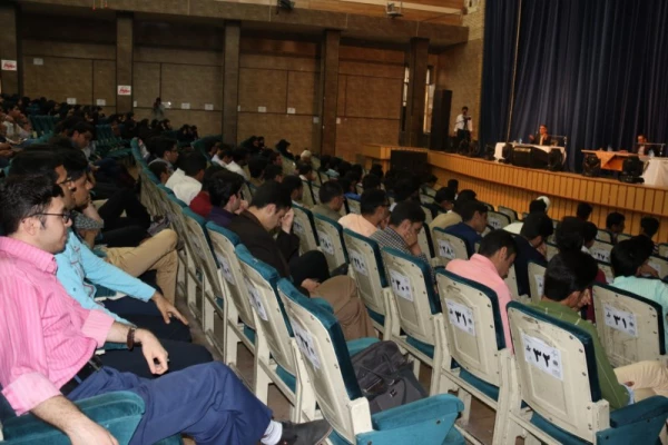 مناظره سیاسی با موضوع "واکاوی اعتراضات مردمی در دی ماه 96"
 13