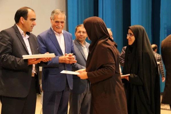 برگزاری جشنواره کشوری تجربیات برتر آموزشی – تربیتی اساتید و معلمان در آموزش علوم ابتدایی در دانشگاه فرهنگیان یزد
 6