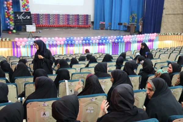 برگزاری مراسم جشن هفته معلم در دانشگاه فرهنگیان یزد ویژه دانشجو معلمان
 3