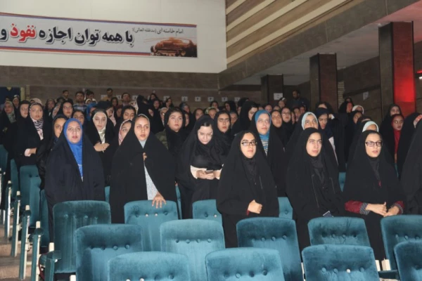 برگزاری مراسم جشن هفته معلم در دانشگاه فرهنگیان یزد ویژه دانشجو معلمان
 2