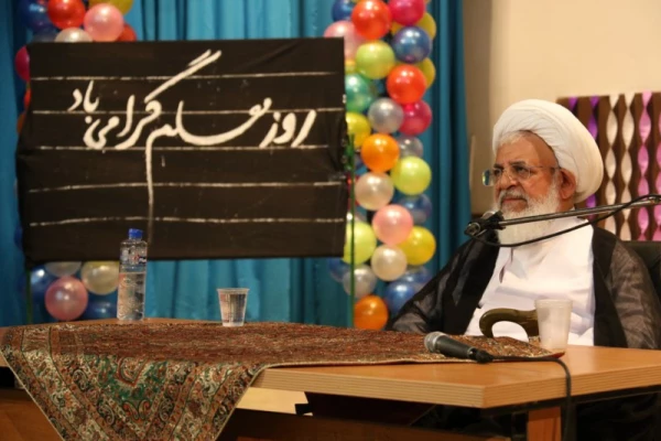 برگزاری مراسم جشن هفته معلم در دانشگاه فرهنگیان یزد ویژه دانشجو معلمان
 2