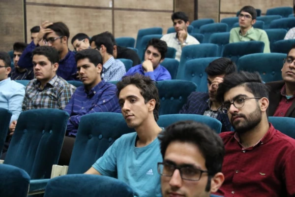 همایش سراهای دانشجوئی و فضای مجازی  در پردیس شهیدان پاک نژاد یزد
 5