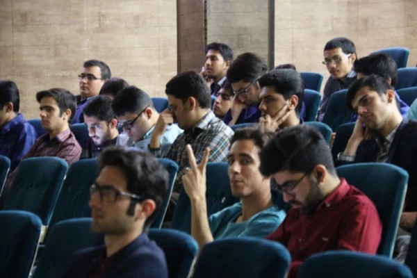 همایش سراهای دانشجوئی و فضای مجازی  در پردیس شهیدان پاک نژاد یزد
 8