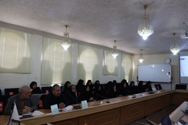 به همت اداره امور آموزشی و پژوهشی مدیریت امور پردیس های استانی  برگزار شد:

دومین کرسی ترویجی عرضه و نقد ایده علمی دانشگاه فرهنگیان یزد 4