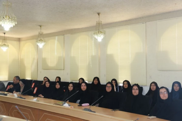 به همت اداره امور آموزشی و پژوهشی مدیریت امور پردیس های استانی  برگزار شد:

دومین کرسی ترویجی عرضه و نقد ایده علمی دانشگاه فرهنگیان یزد 10