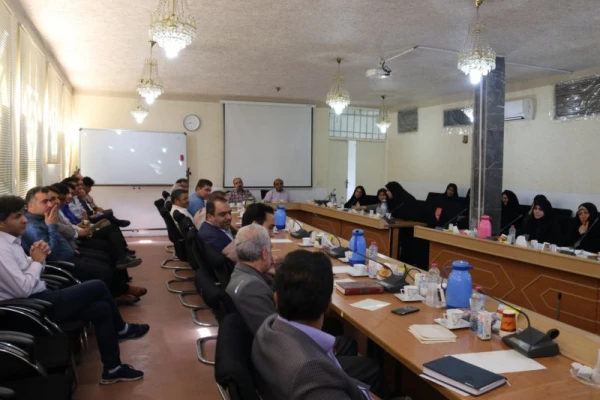 اولین نشست علمی - تخصصی تابستانه  دانشگاه فرهنگیان یزد برگزار شد.
 2