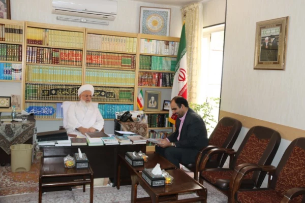 دیدار مدیر امور پردیس های استان با امام جمعه و نماینده ولی فیه در استان  به منظور معرفی دانشگاه فرهنگیان از طریق تعامل با ائمه جماعات و استفاده از ظرفیت خطبه های پیش از نماز جمعه
 2