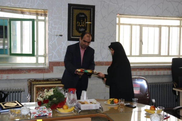 مراسم تودیع و معارفه سرپرست پردیس فاطمه الزهرا (س) یزد برگزار شد.
 7