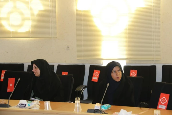 با همت اداره امور آموزشی و پژوهشی مدیریت استانی برگزار شد:

کارگاه آموزشی اصول مقاله نویسی استاندارد 8