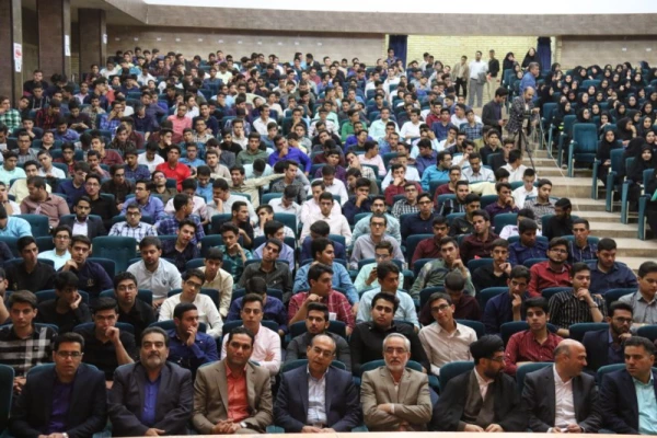 مراسم استقبال از دانشجویان جدید الورود به روایت تصویر
 6